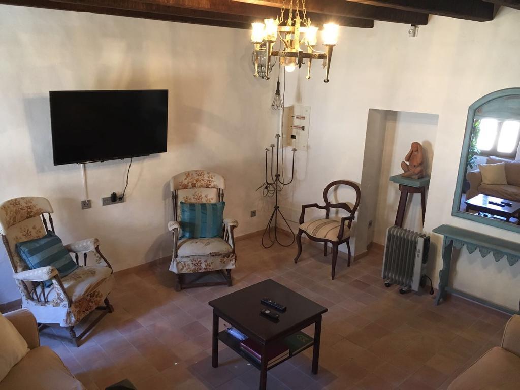 Stadthaus Mitten Im Kuenstlerviertel Von Arta Mit Zwei Wohnungen Luaran gambar