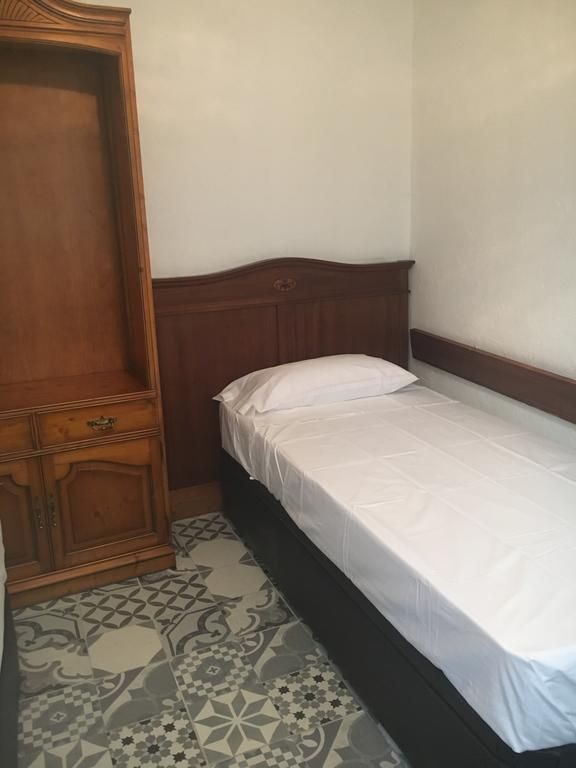Stadthaus Mitten Im Kuenstlerviertel Von Arta Mit Zwei Wohnungen Luaran gambar